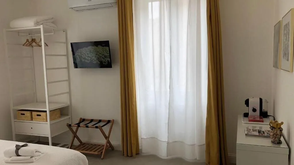 Room, Spigolehouse, Catania