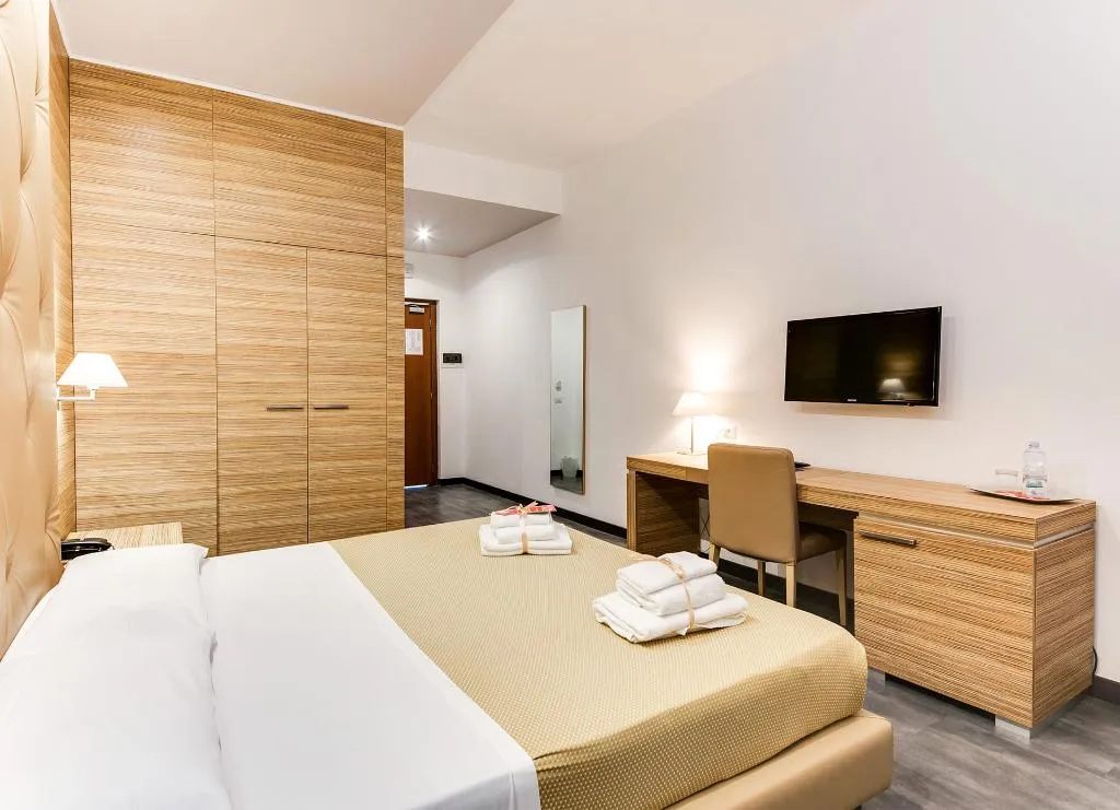 DOUBLE SUPERIOR Room, Phi Hotel Garden Area Roma Eur, Rome