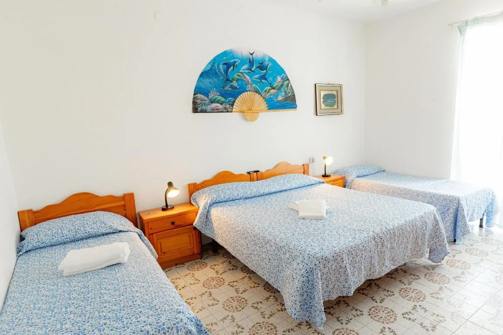 Room, Casa Adolfo, Naples