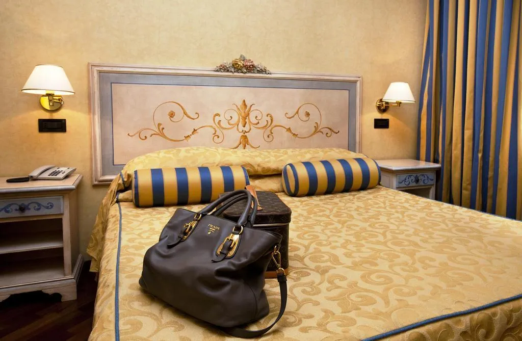Double or Twin STANDARD Room, Punta Campanella Resort & Spa, Naples