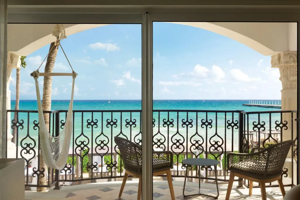 JUNIOR SUITE OCEAN FRONT KING BED Room, Hyatt Vivid Playa Del Carmen - Adults Only, Playa Del Carmen