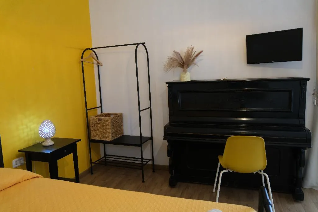 DOUBLE CLASSIC Room, B&B Tarumbò, Naples