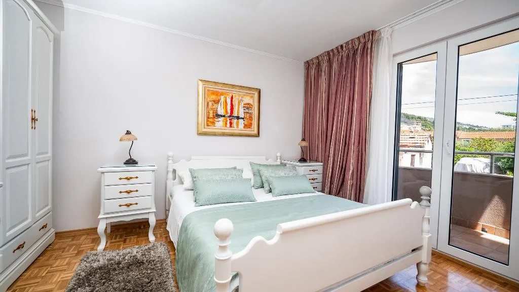 APARTMENT CAPACITY 4 TWO BEDROOMS Room, Villa Rustica Dalmatia, Split