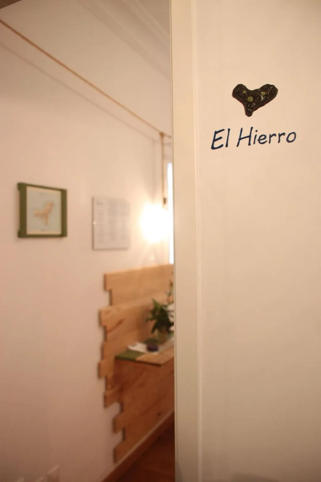 Room, Twenty-Seven Degrees, Gran Canaria