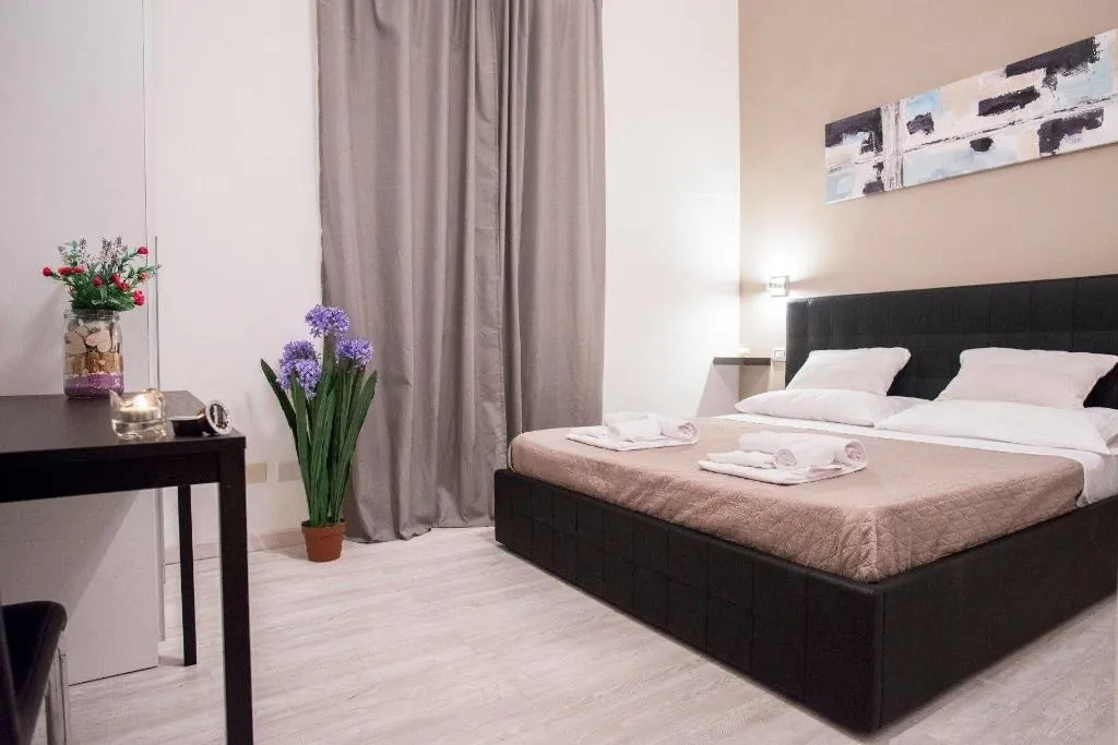 Room, Charm Of Rome, Naples