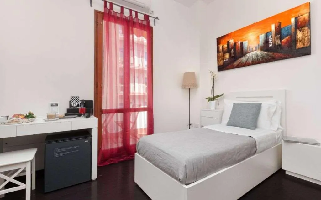 Room, Hotel Herculaneum, Naples