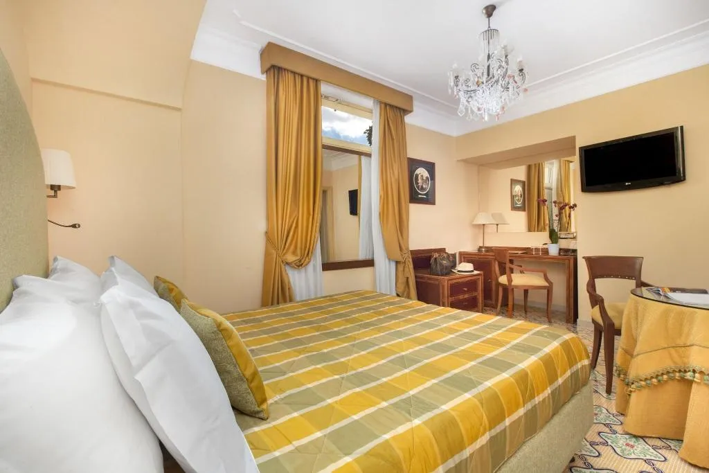 Double or Twin ECONOMY Room, Antiche Mura, Naples