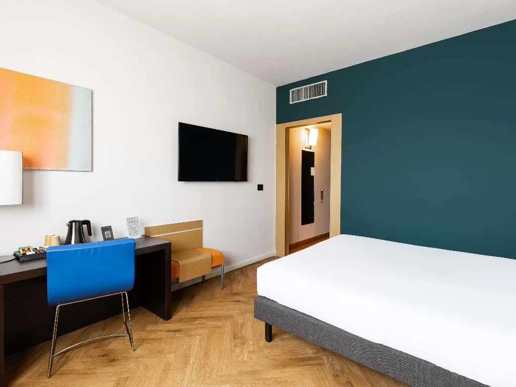 DOUBLE Accessible Room, Novotel Caserta Sud, Naples
