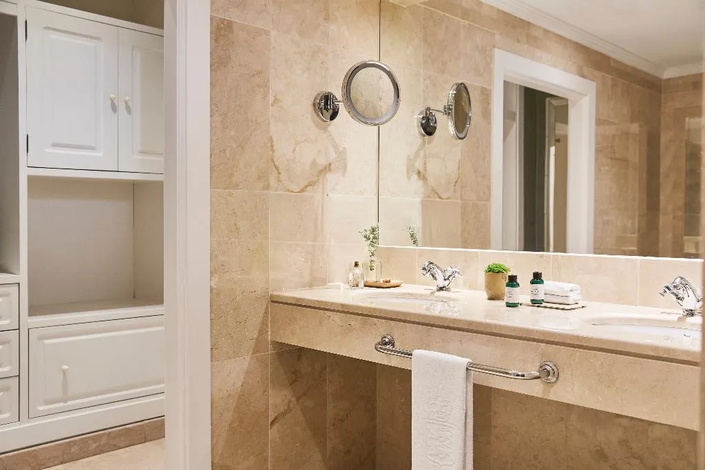 JUNIOR SUITE STANDARD Room, Marbella Club Hotel, Costa Del Sol