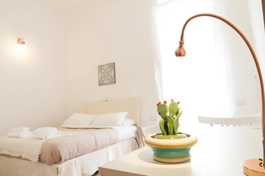 Room, Intalloi, Catania