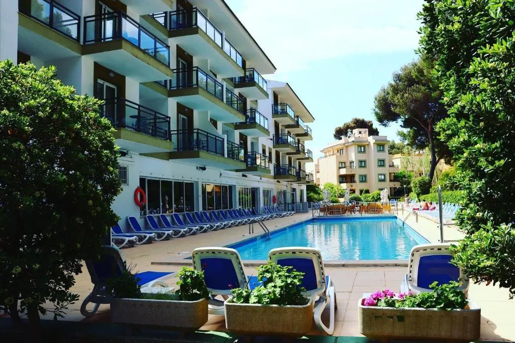 Pool, Guya Wave, Majorca
