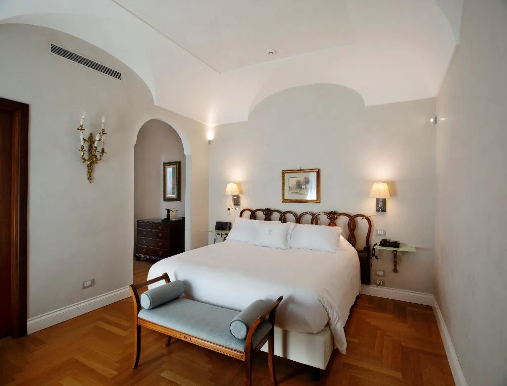 JUNIOR SUITE GARDEN VIEW Room, Grand Hotel Cocumella, Naples
