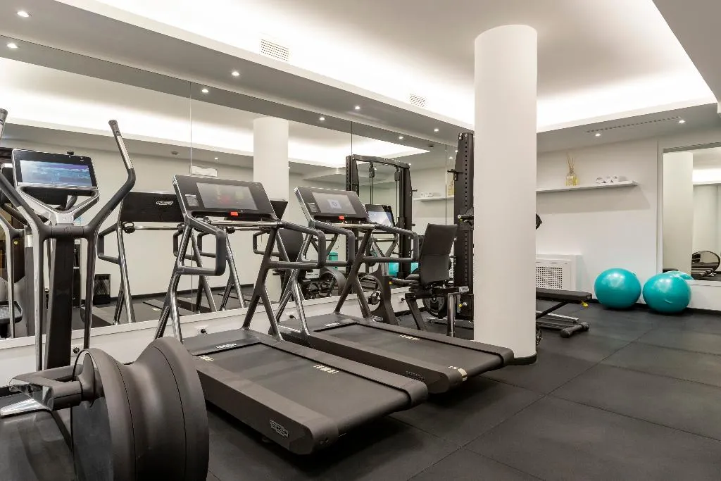 Sports and Entertainment, River Chateau, Rome