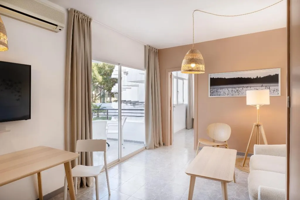 JUNIOR SUITE STANDARD Room, Sol Lunamar Palmanova Apartamentos, Majorca