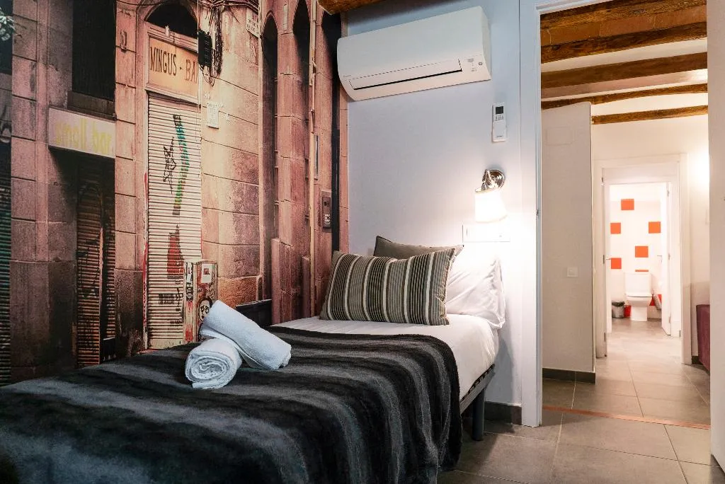 APARTMENT DUPLEX Room, Dailyflats Raval, Barcelona