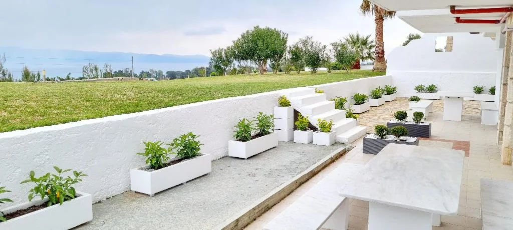 FAMILY ROOM ONE BED Room, Bungalow White Apartments and Suits, Halkidiki