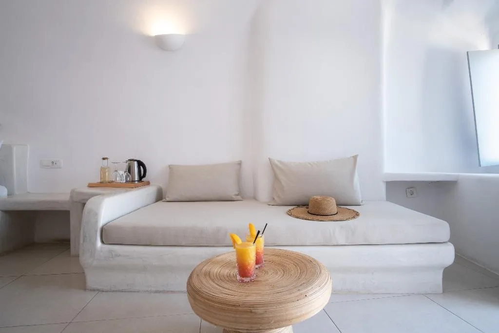 SUITE SUPERIOR WITH VIEWS Room, On The Cliff, Santorini