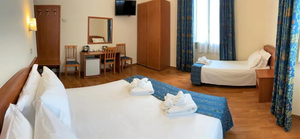Room, Soggiorno Madrid, Florence