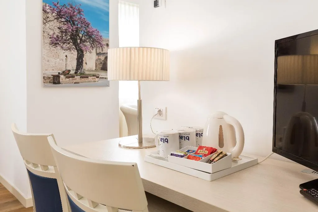 FAMILY ROOM STANDARD Room, Hotel Catalunya, Alghero