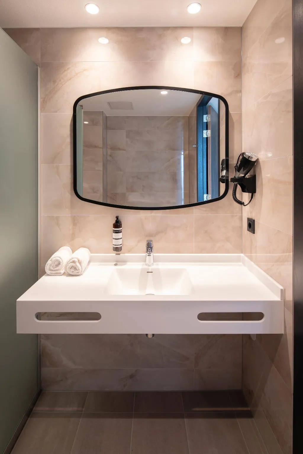 TWIN DELUXE Room, Ozo Hotels De President Amsterdam Schiphol Airport, Amsterdam