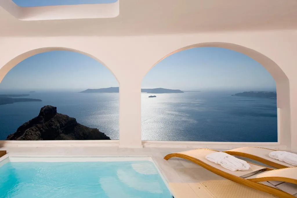 SUITE GRAND Room, Gold Suites, Santorini