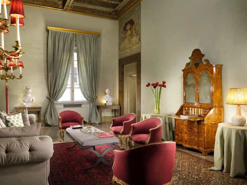 Lobby, Palazzo Di Camugliano, Florence