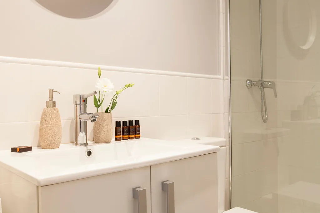 APARTMENT WITH BALCONY Room, Charming Flats by Aspasios, Barcelona