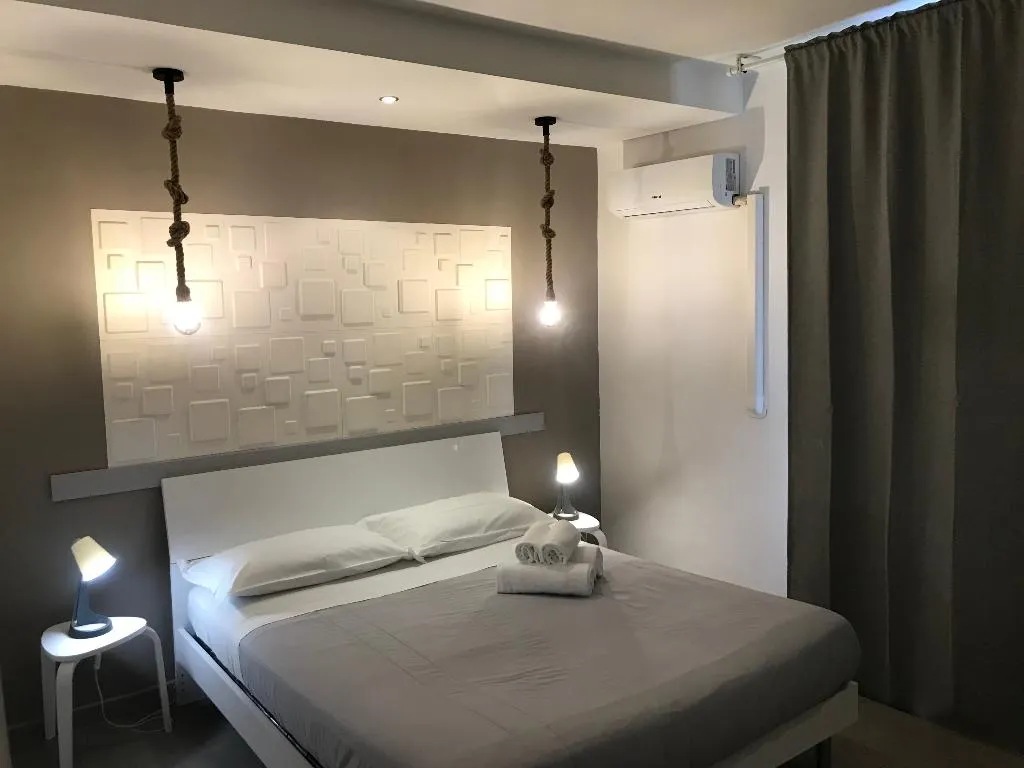 DOUBLE KING SIZE BED Room, Stesicoro InHabit - Catania City Center, Catania