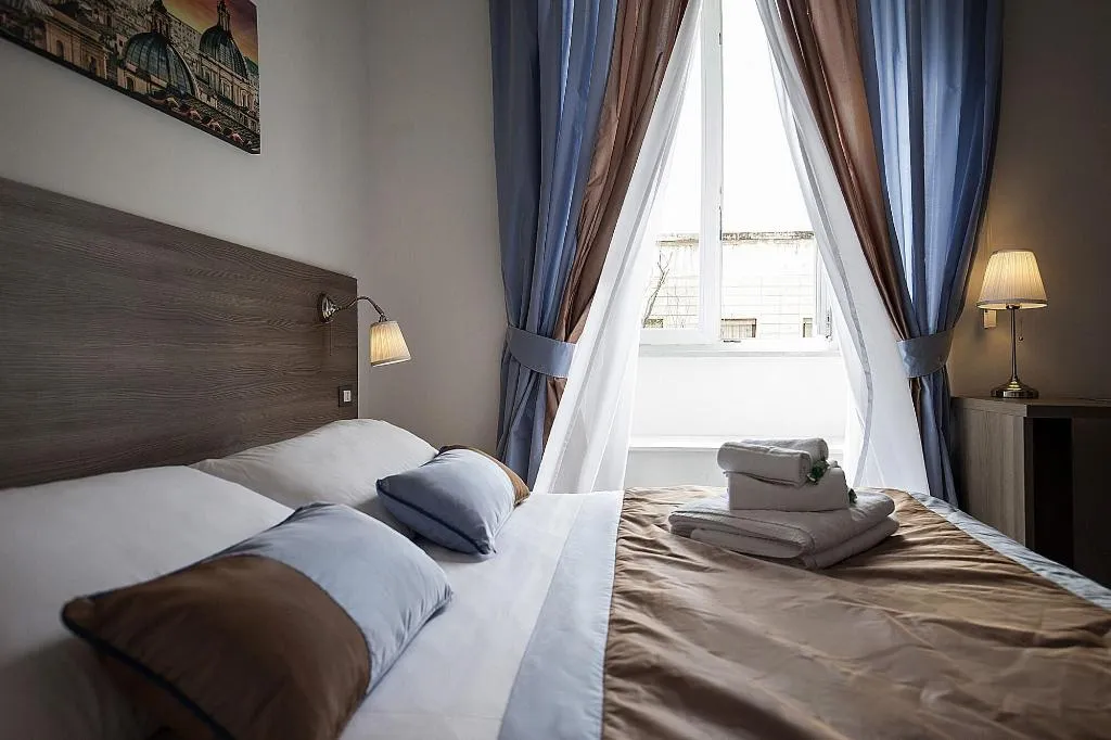 Room, Roman Holidays Cuore Dell Impero, Naples
