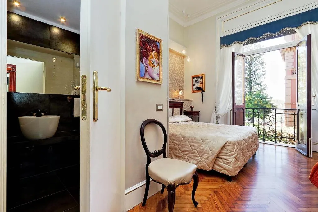 Room, Domus Monamì Luxury Suites, Rome