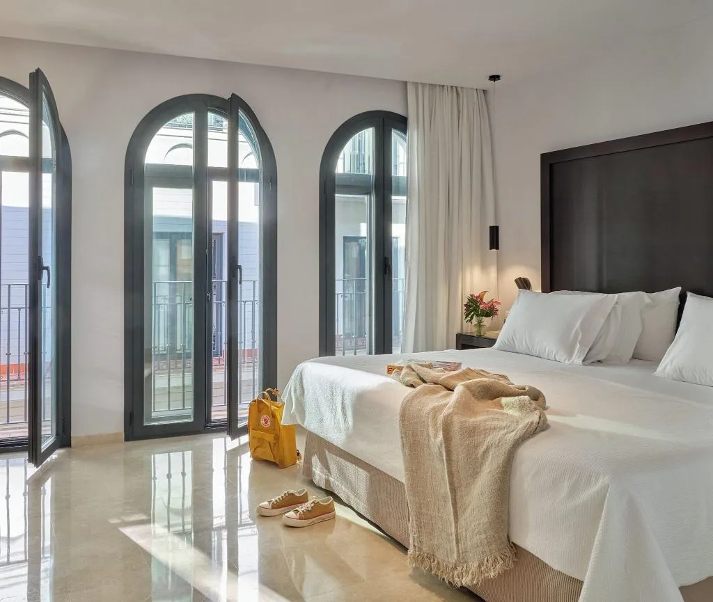 JUNIOR SUITE QUEEN SIZE BED Room, Rey Alfonso X, Seville