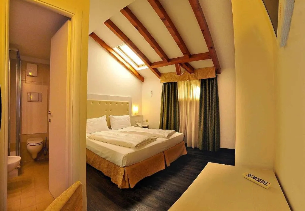 Room, Alpen Hotel Eghel, Venice