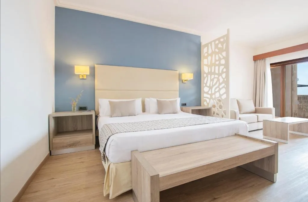 JUNIOR SUITE WITH BALCONY Room, Menorca Binibeca by Pierre & Vacances Premium*, Menorca