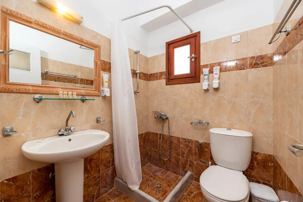 Double or Twin STANDARD Room, Maistros Village, Santorini