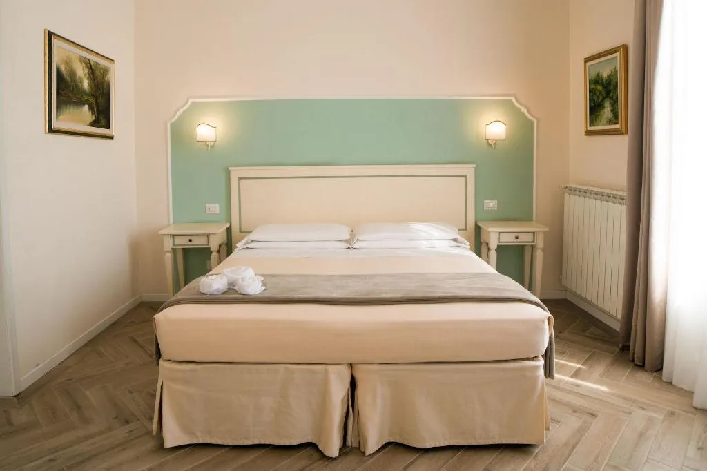 Room, Dimora Salviati, Florence
