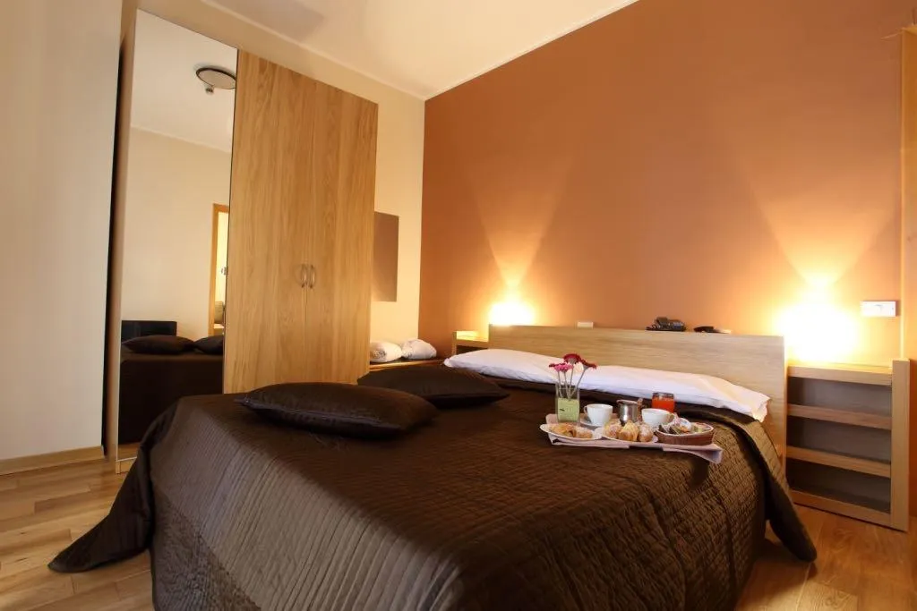 Room, Del Viale, Catania