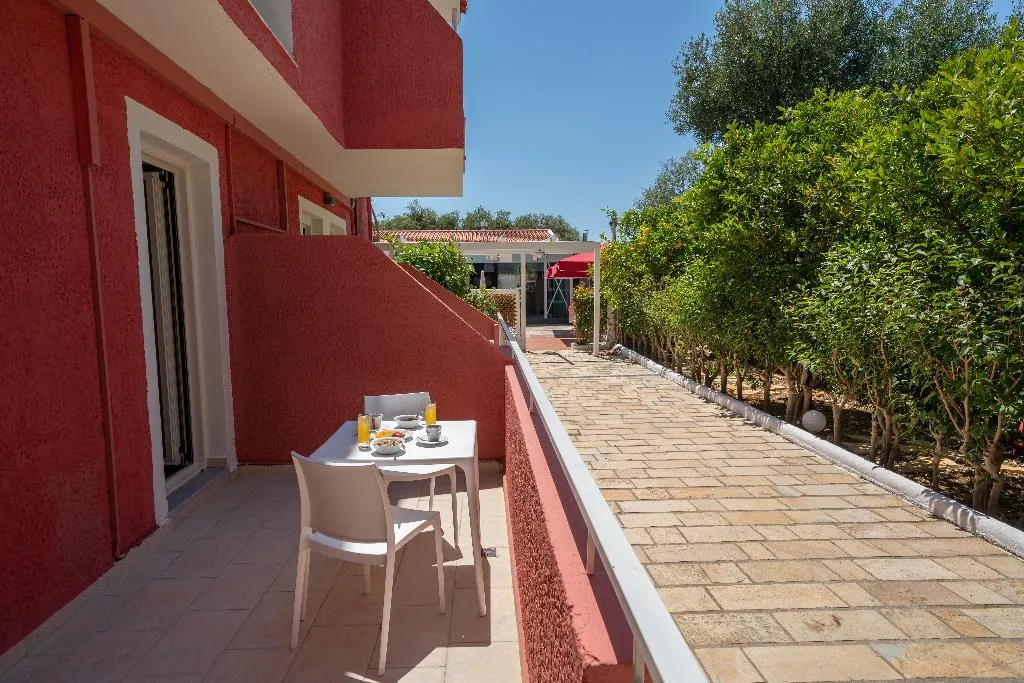 STUDIO GARDEN VIEW Room, Makris Yialos Apartments, Kefallinia