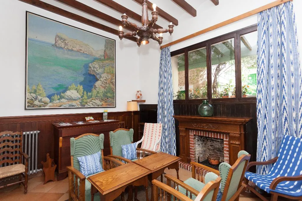 Lobby, El Guia, Majorca