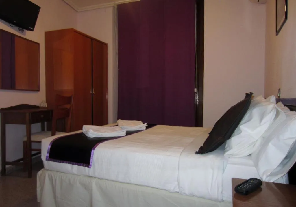 Room, CH Chelo, Madrid