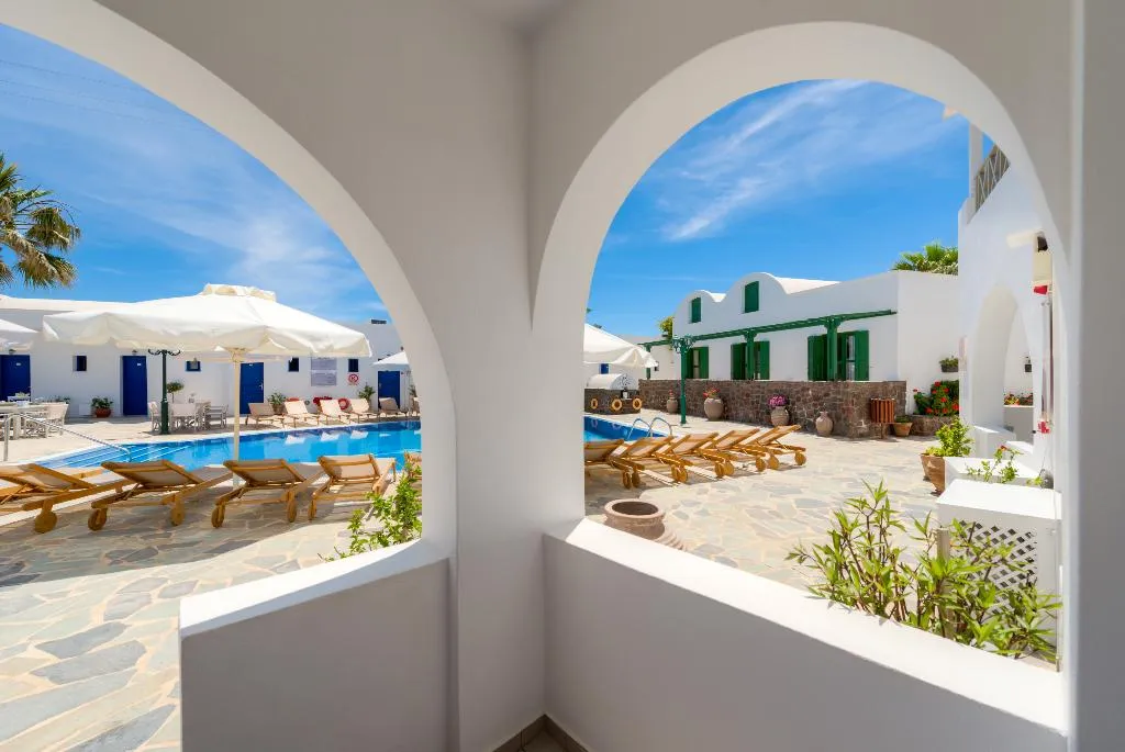 FAMILY ROOM CAPACITY 4 Room, Mathios Village, Santorini