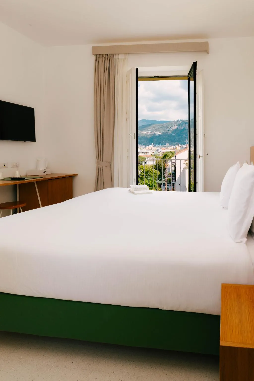 DOUBLE DELUXE WITH BALCONY Room, Unconventional Sorrento Coast, Naples