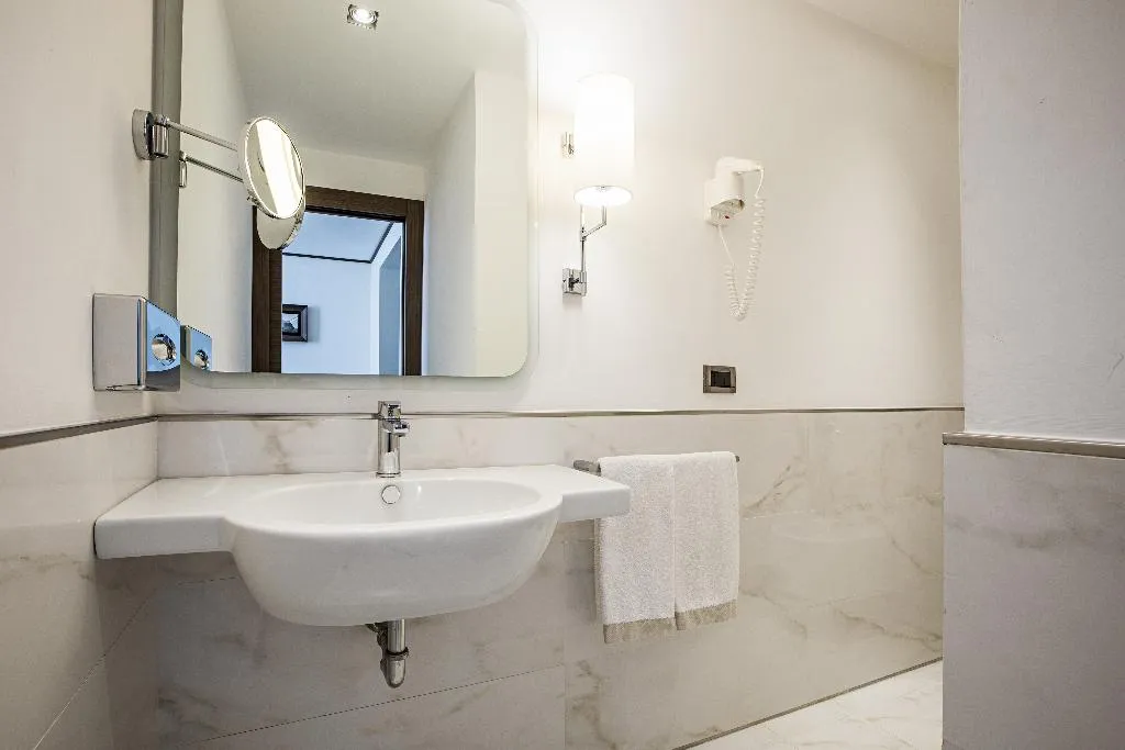 Double or Twin CLASSIC Room, The Independent Hotel, Rome