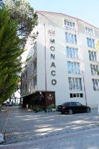 Monaco Hotel, Kavaje