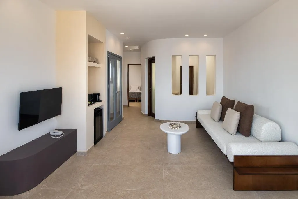 SUITE WITH VIEWS Room, Aelia Thalassa, Santorini