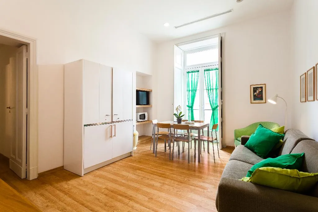 APARTMENT TWO BEDROOMS Room, Corso Italia Suites, Naples