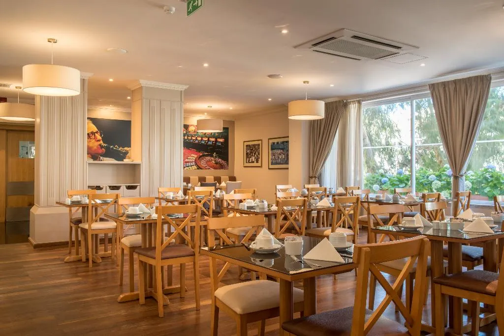Restaurant, Vila Gale Estoril, Lisbon