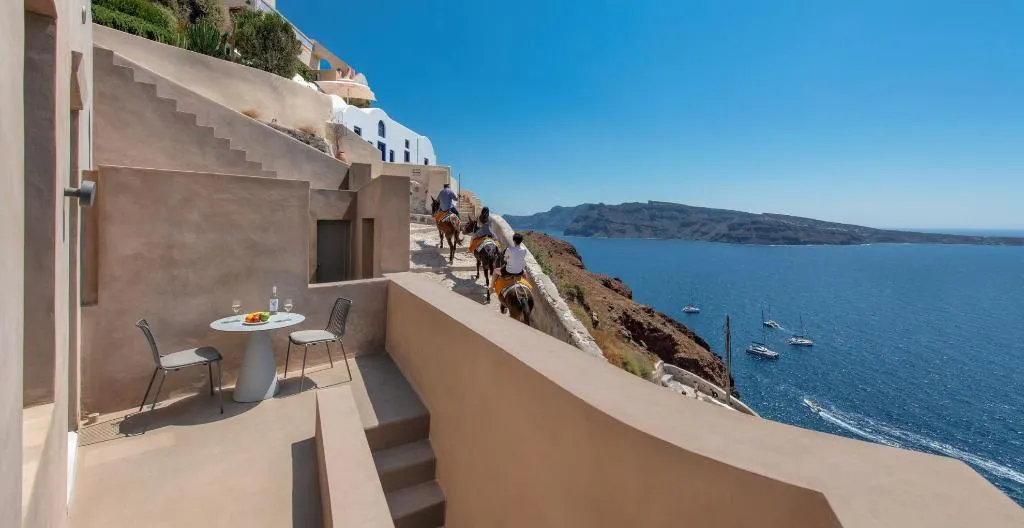 SUITE WITH JACUZZI Room, Old Castle Oia by Mr and Mrs White, Santorini