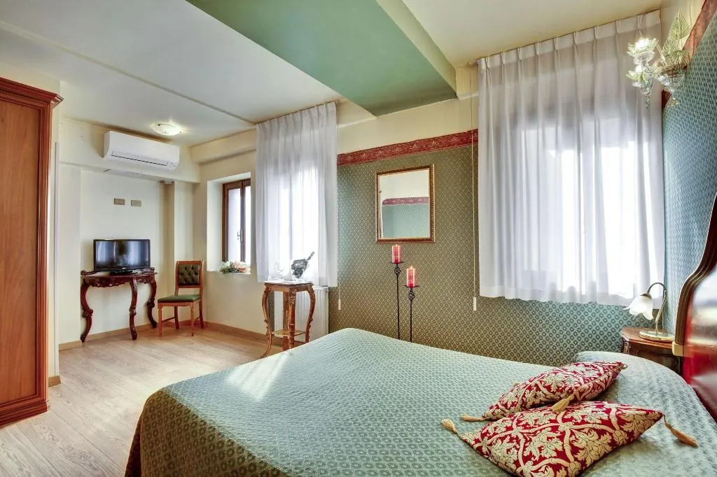 Room, Locanda Antico Fiore, Venice