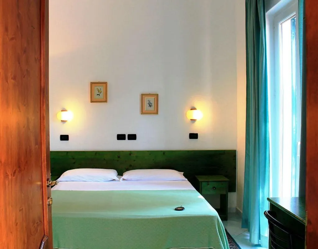Room, Pineta, Naples