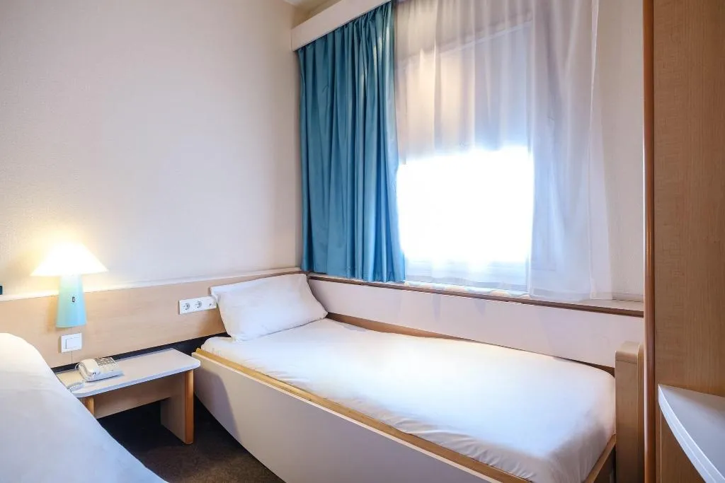DOUBLE STANDARD Room, ibis Madrid Alcorcon Tresaguas, Madrid
